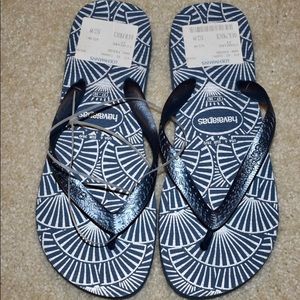 Havaianas NWT Blue Silver Flip Flop Sandals Size 6
